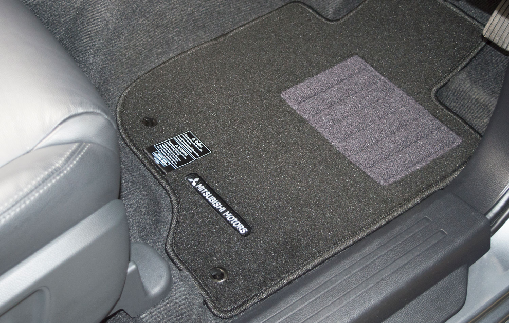 Mitsubishi Shogun Sport Textile Mat Set, Classic Grade