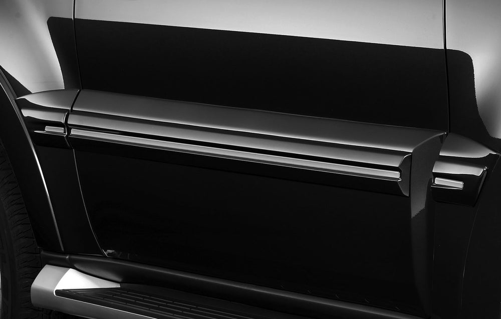 Mitsubishi Shogun Side Protection Moulding, SWB