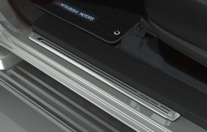 Mitsubishi L200 Entry Guard Set, Stainless Steel