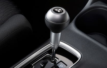 Mitsubishi Outlander Gearshift Knob A/T